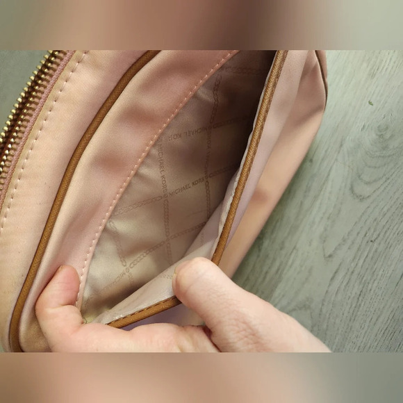 Michale kors jet set charm east west crossbody travel purse pink - Picture 8 of 16